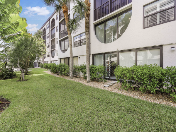 Marco Island Vacation Rental | Luxury Marco Island Condo with Pools & Tennis